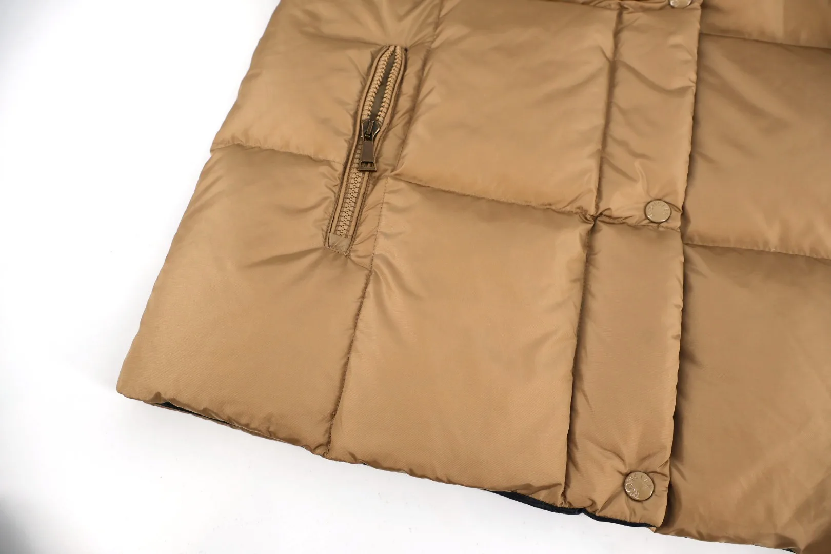 Moncler Castelnou Square-Quilted Hooded Short Down Jacket Beige - Image 6