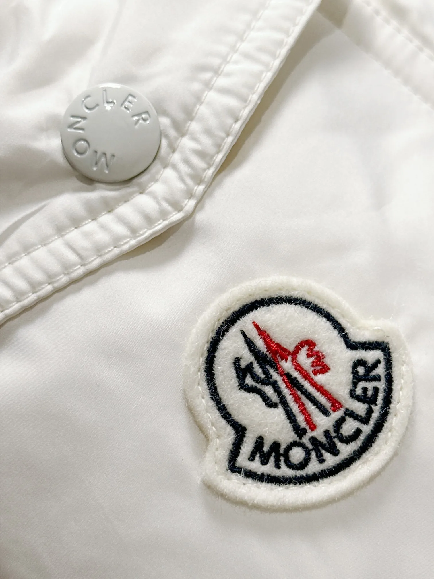 Moncler Maya 70 Hooded Short Down Jacket White - Image 7