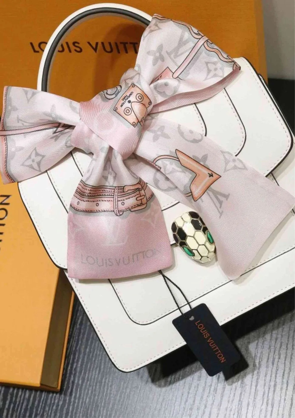 Monogram Confidential Bandeau Pink - Image 4