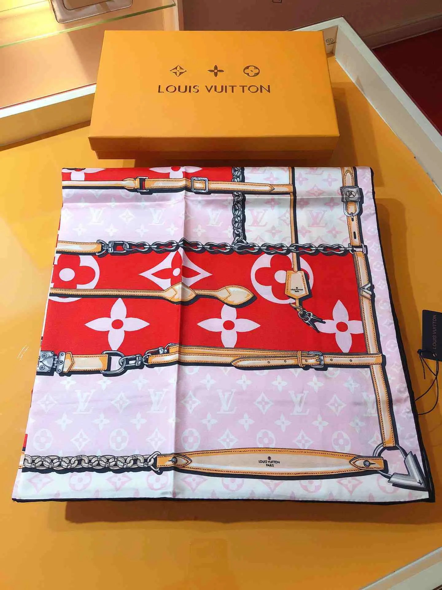 Louis Vuitton Monogram Confidential Square 90 Red - Image 2