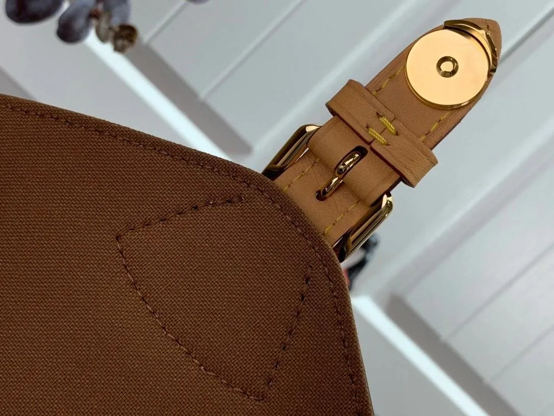 Louis Vuitton Montsouris Backpack Beige / - Image 8