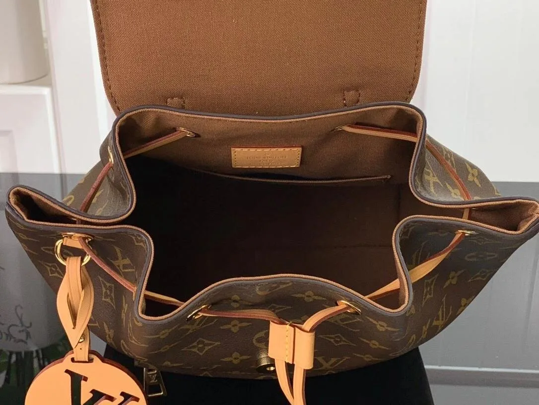 Louis Vuitton Montsouris Backpack Beige / - Image 9