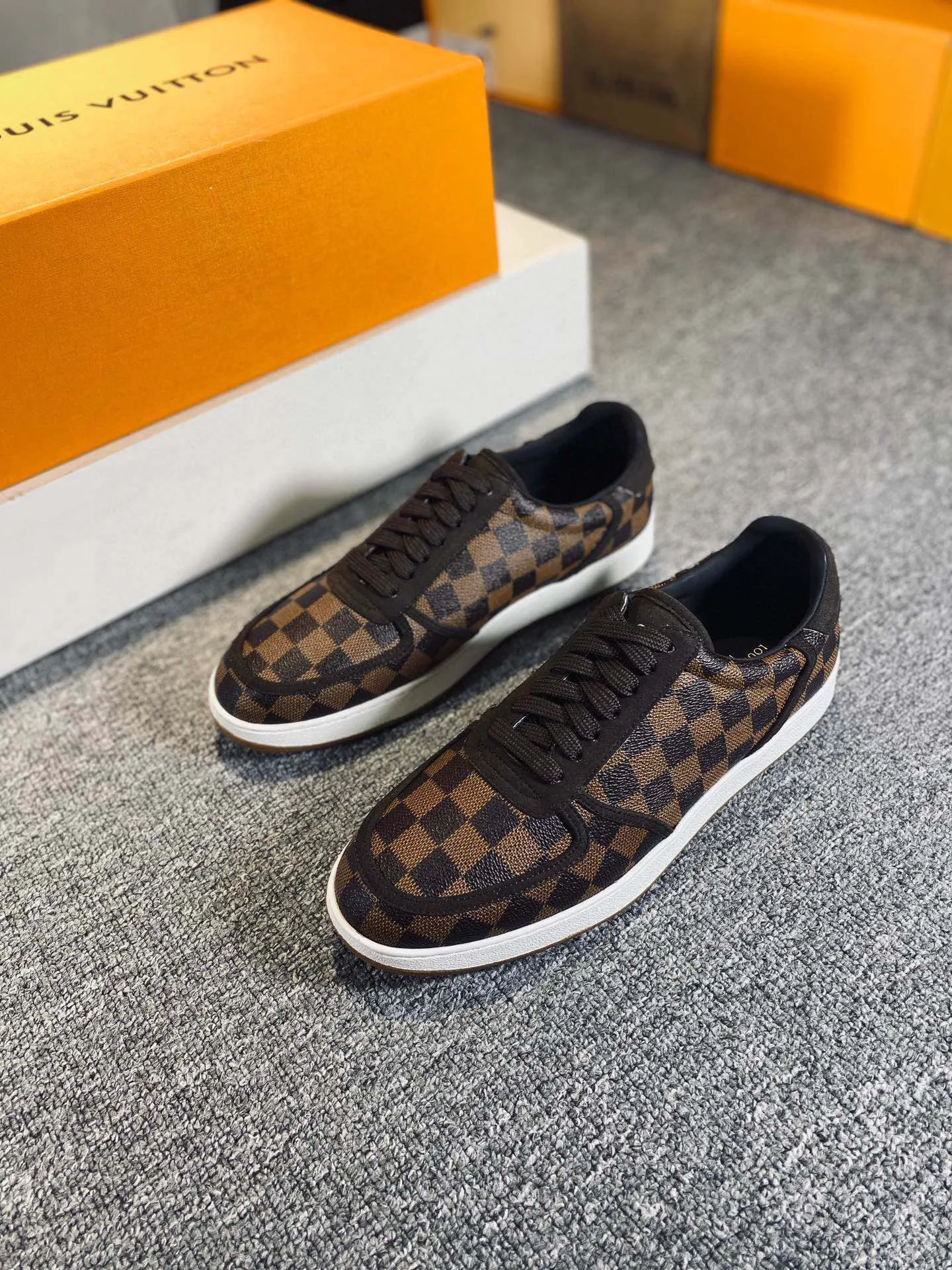Louis Vuitton Rivoli Sneaker Brown - Image 8