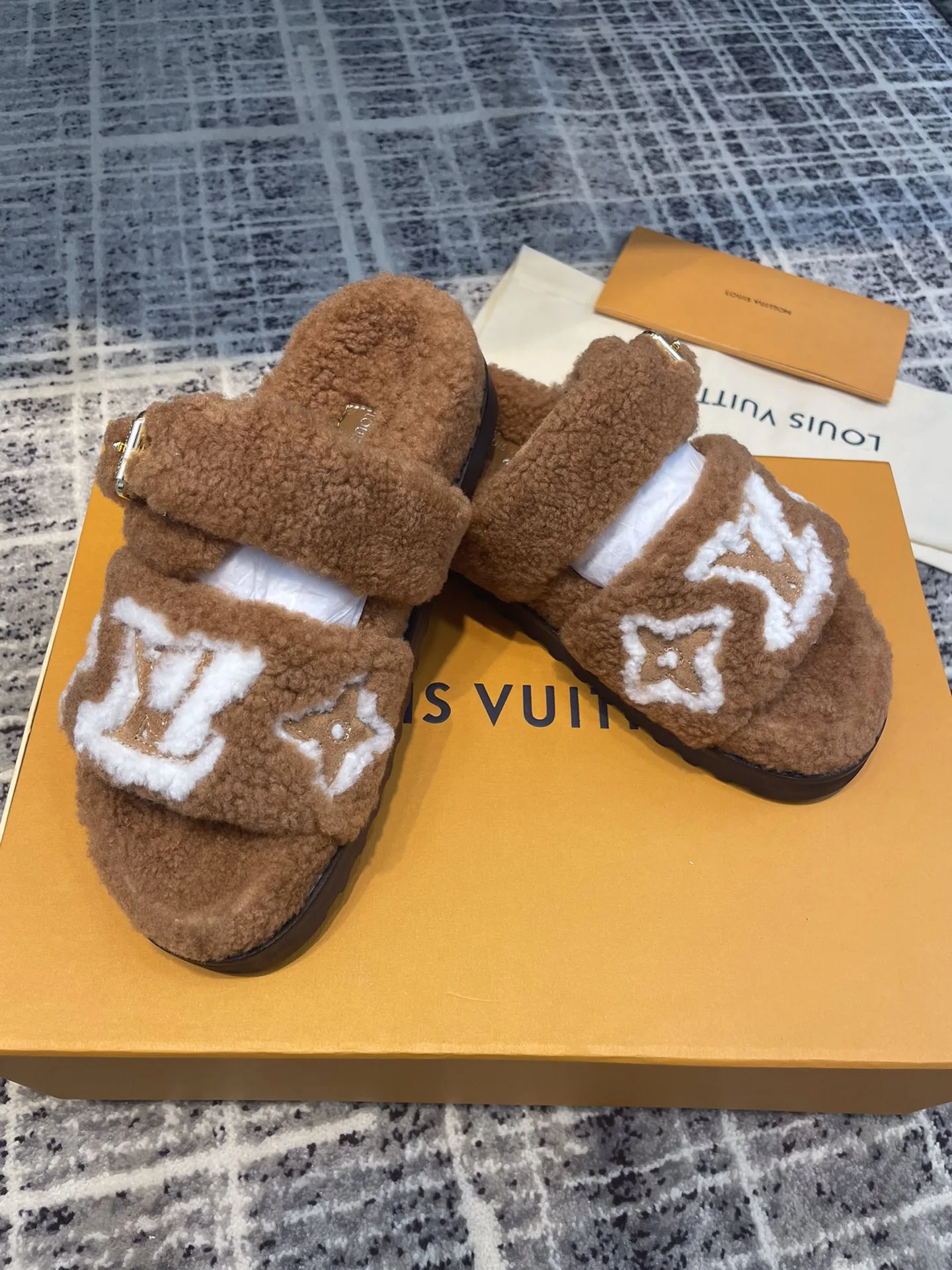 Comprehensive Guide to the Paseo Flat Comfort Mule LV by Louis Vuitton