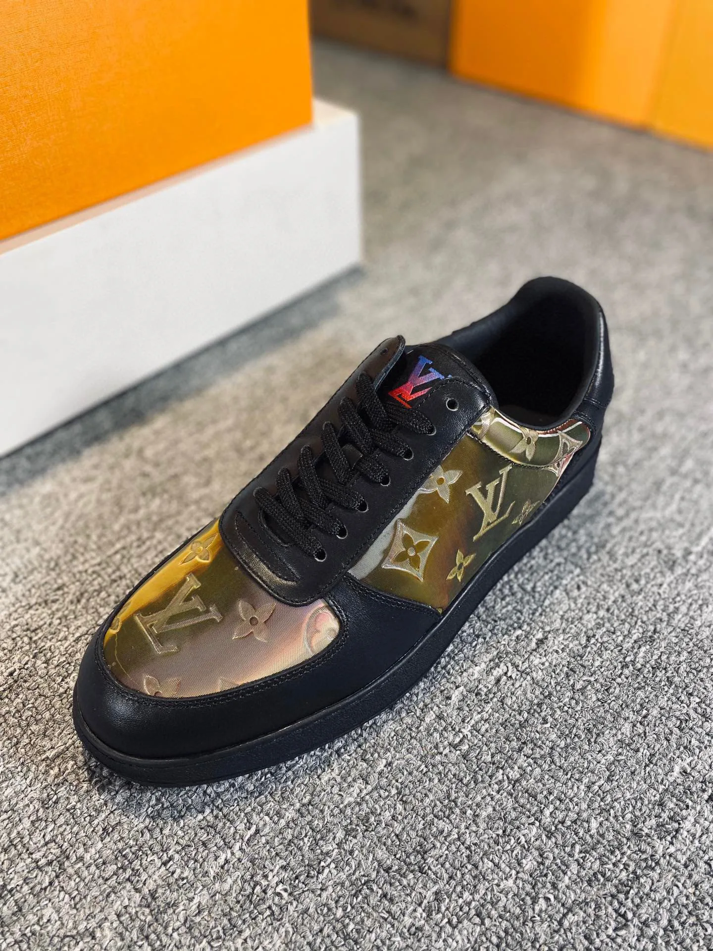 Louis Vuitton Rivoli Sneaker Multicolor - Image 5