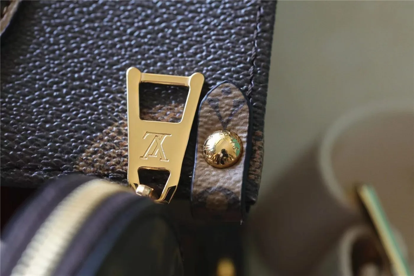 Louis Vuitton OnTheGo PM Tote Bag Brown / - Image 3