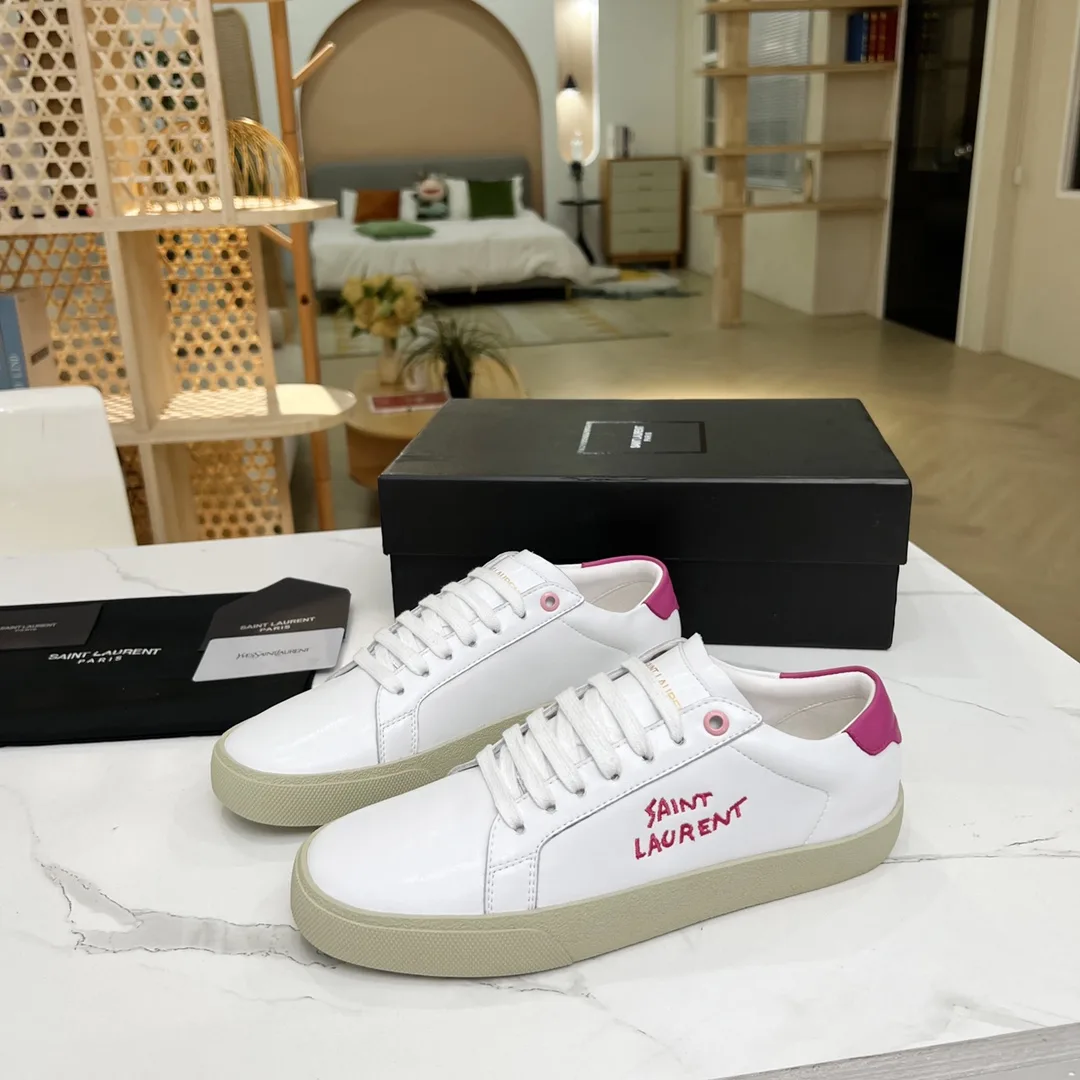 Saint Laurent Court