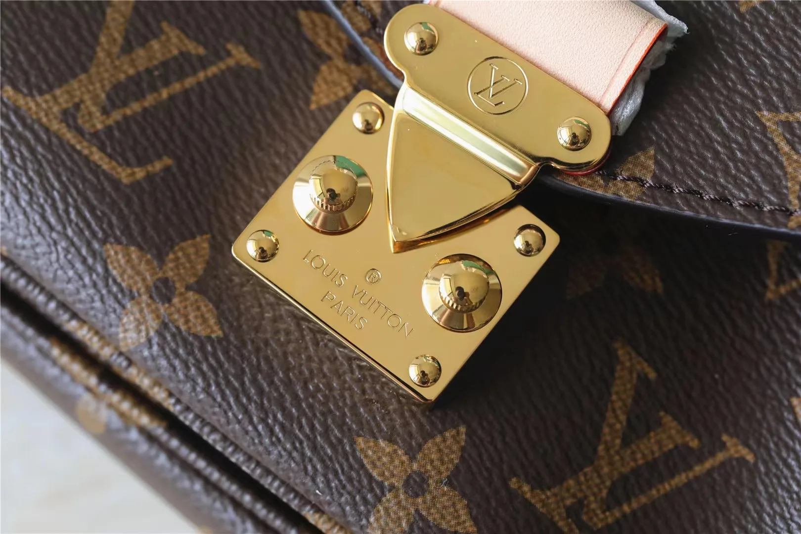 Louis Vuitton Pochette Metis East West Shoulder Bag / Brown Monogram Canvas Gold Hardware ? - Image 10