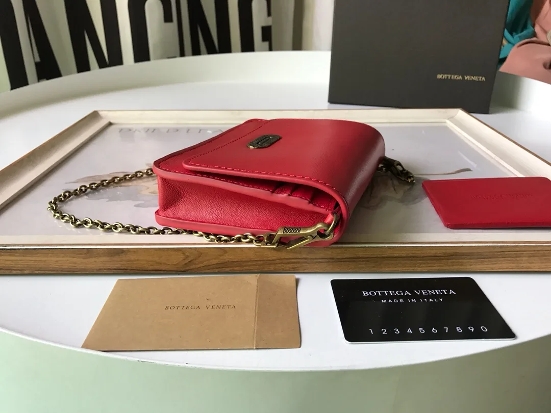 Bottega Veneta Crossbody Red - Image 5