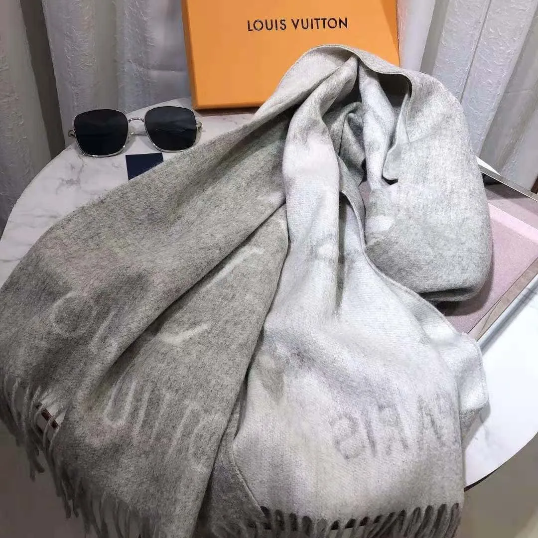 Louis Vuitton Reykjavik Scarf Grey - Image 3