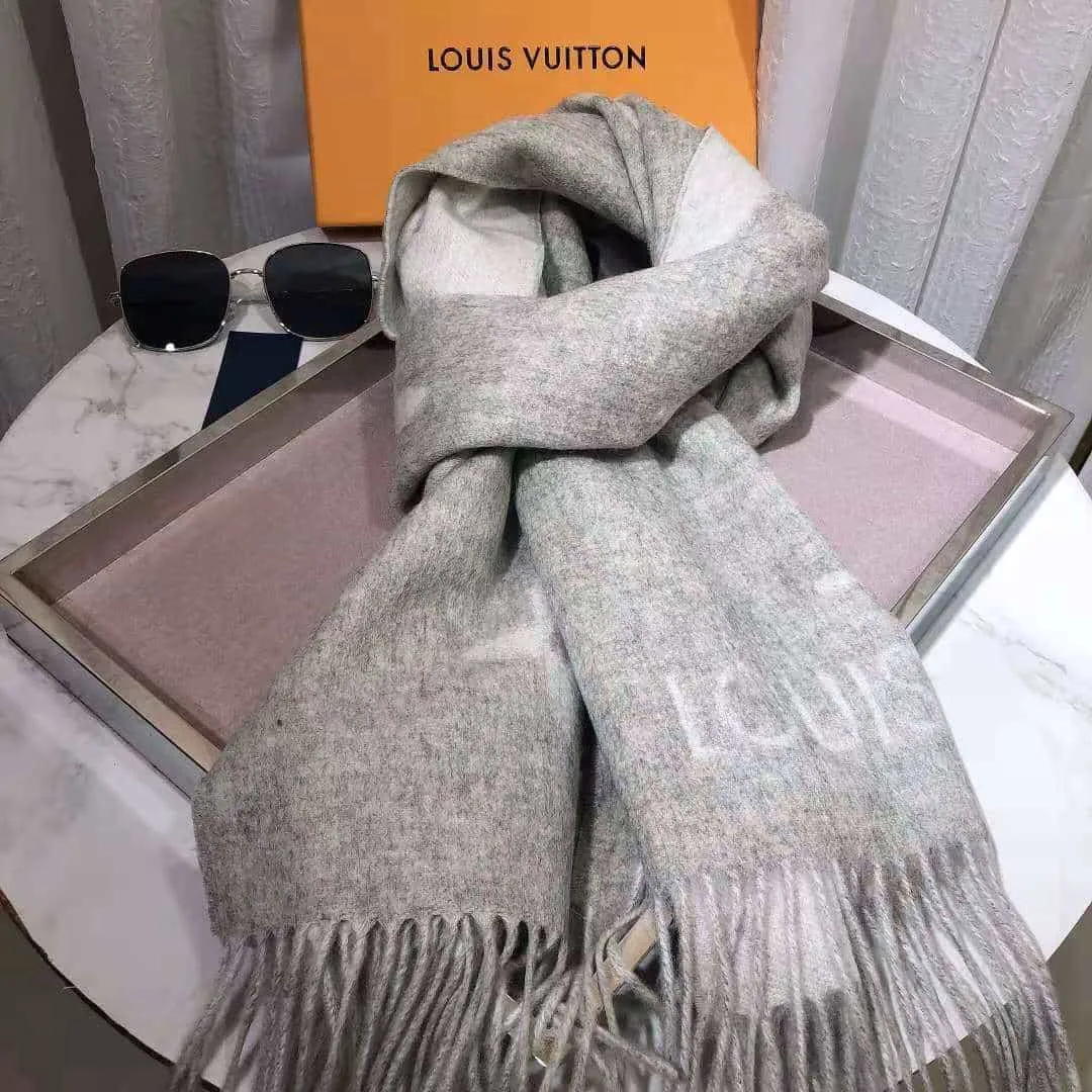 Louis Vuitton Reykjavik Scarf Grey - Image 4