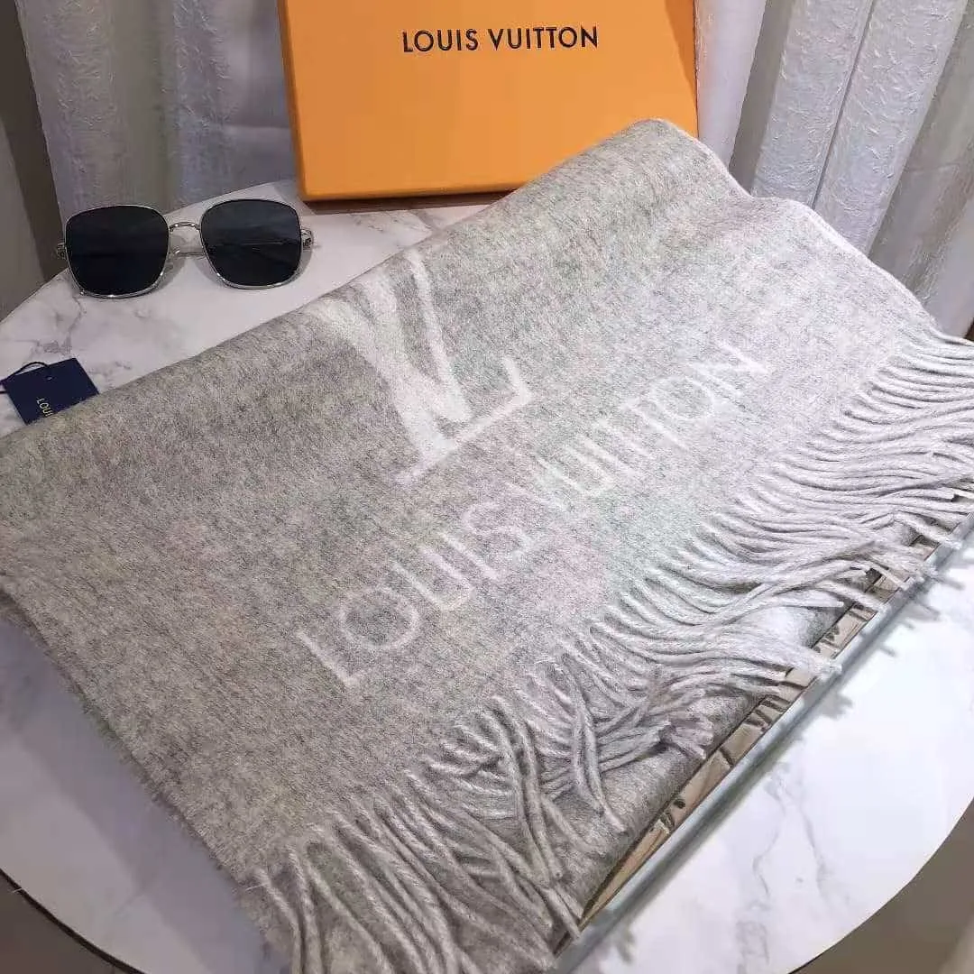 Louis Vuitton Reykjavik Scarf Grey - Image 5