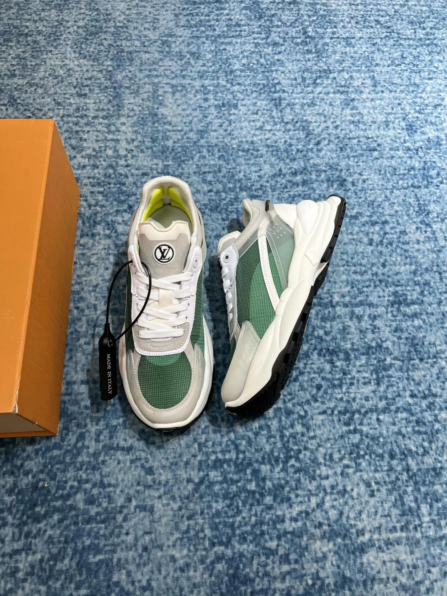 Louis Vuitton Run 55 Sneaker Green - Image 7