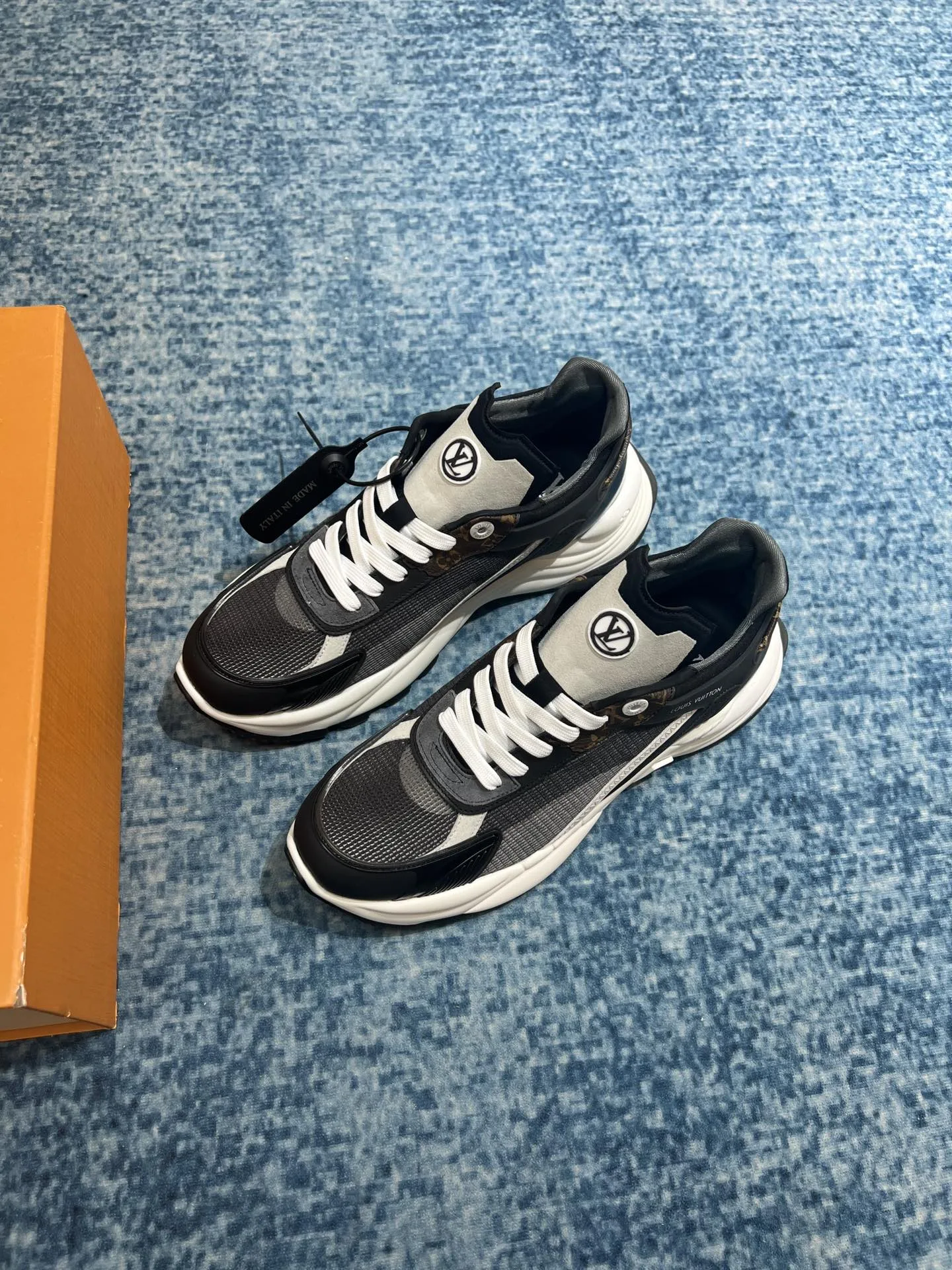 Louis Vuitton Run 55 Sneaker Blue 1ABHQF - Image 7