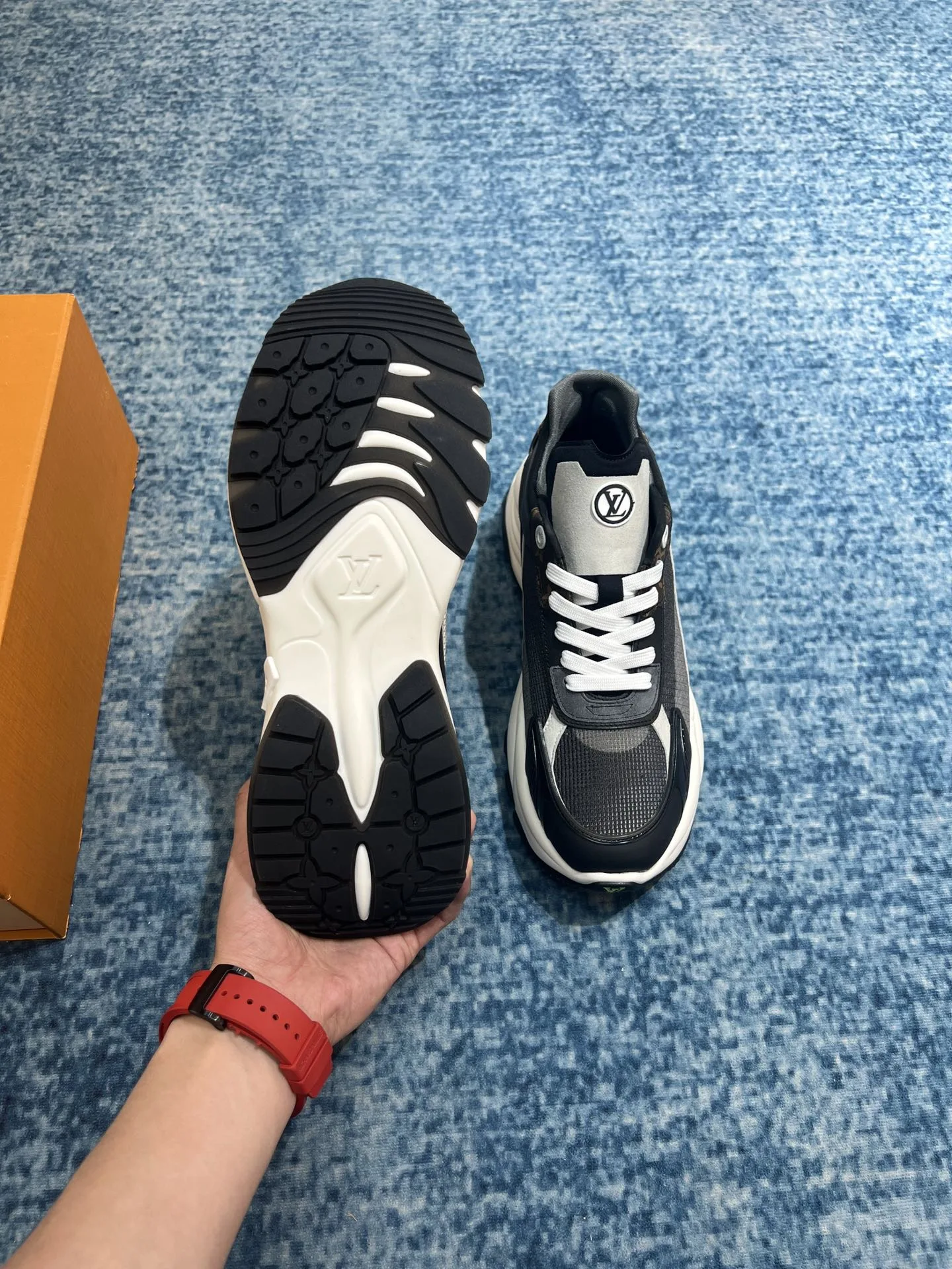 Louis Vuitton Run 55 Sneaker Blue 1ABHQF - Image 9