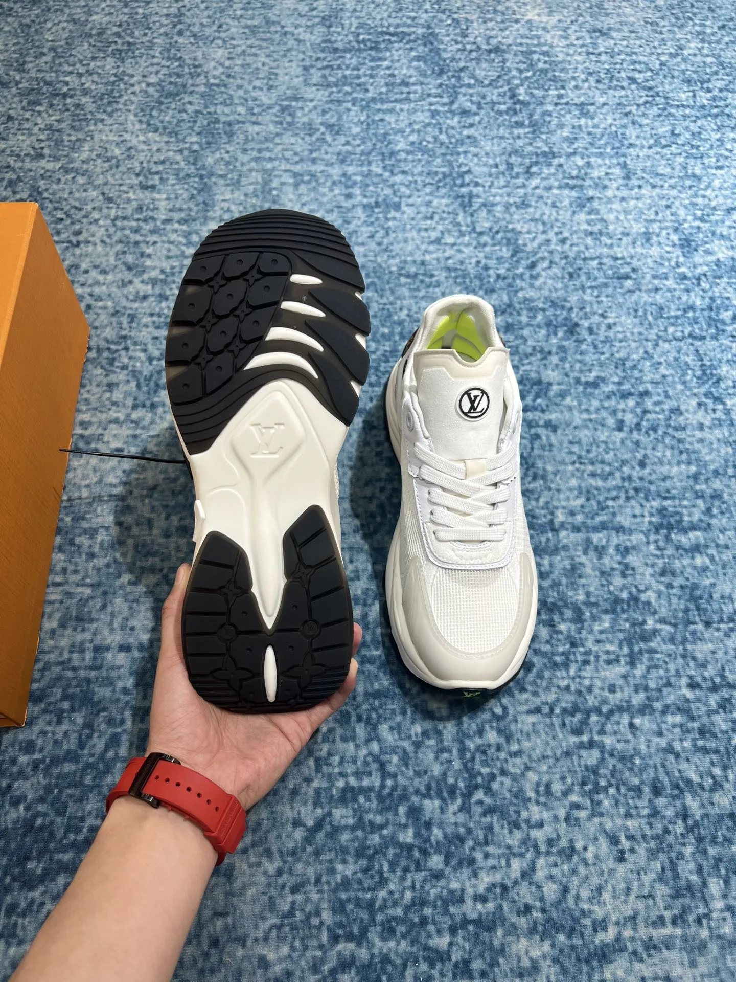 Louis Vuitton Run 55 Sneaker White 1AASDF - Image 4