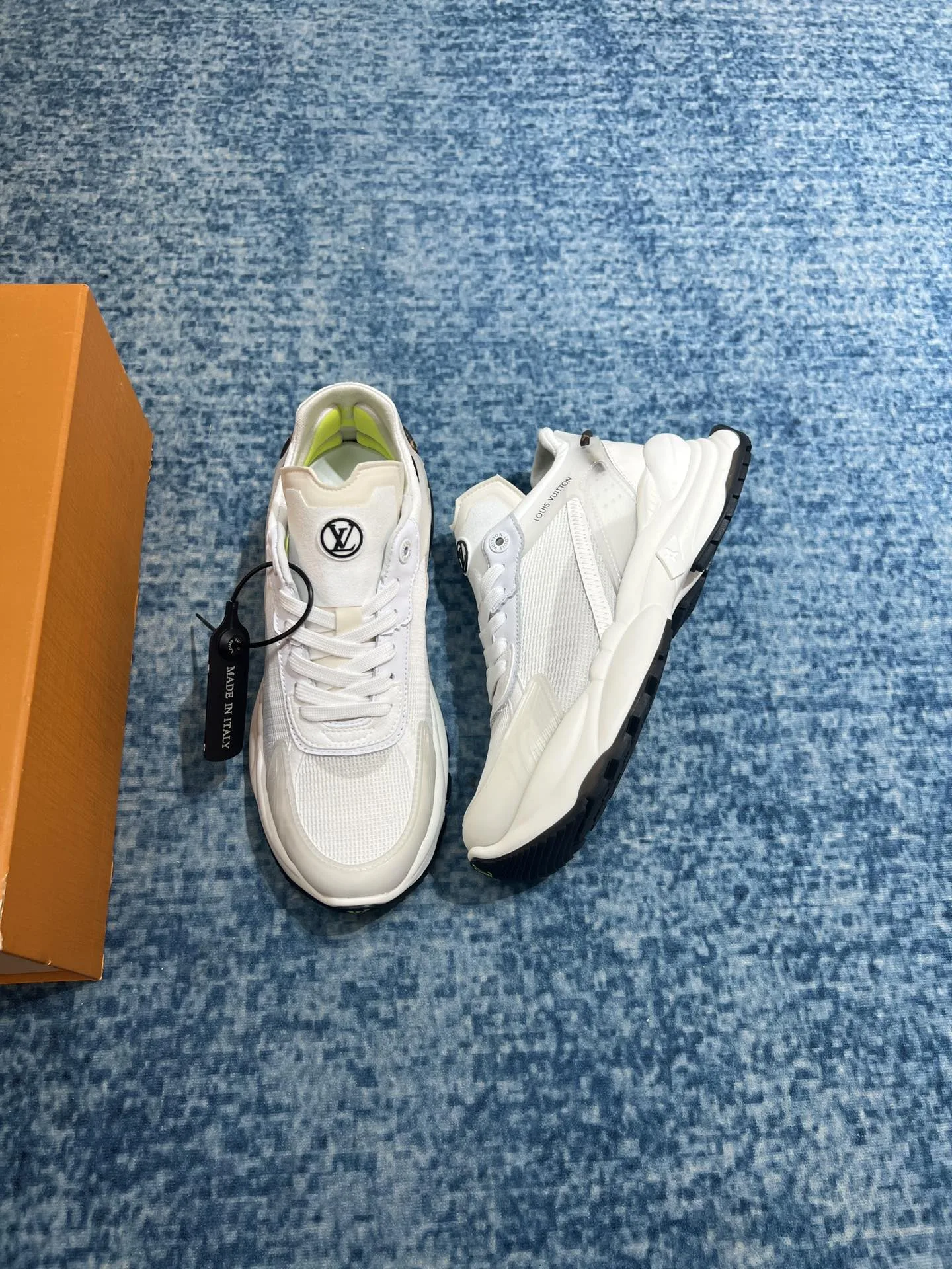 Louis Vuitton Run 55 Sneaker White 1AASDF - Image 6