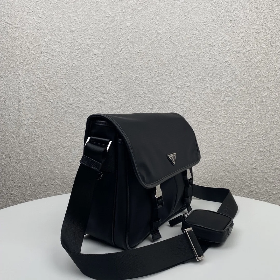 Saffiano Shoulder Bag Black / - Image 4