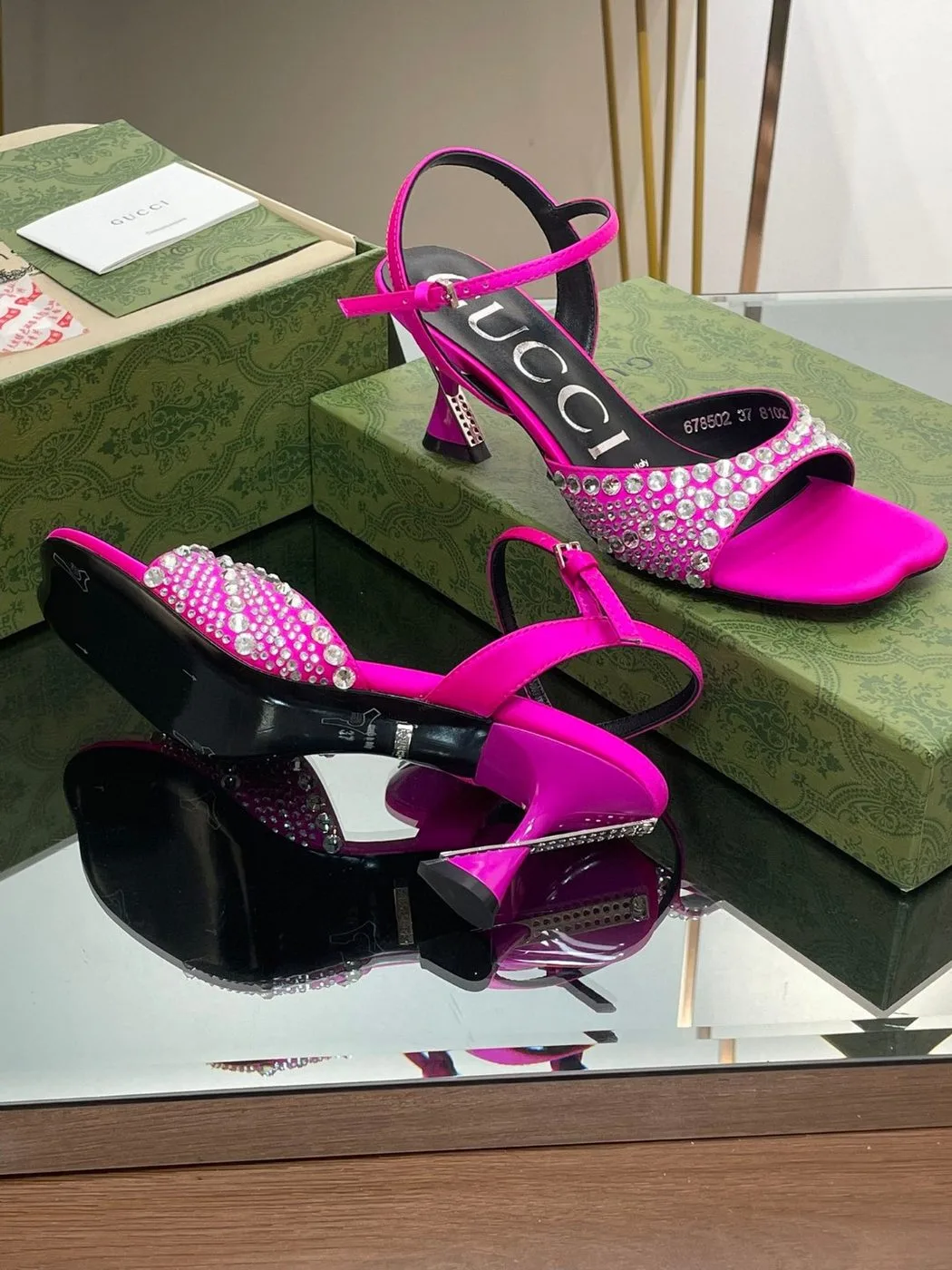Gucci Sandal With Crystals Pink - Image 3