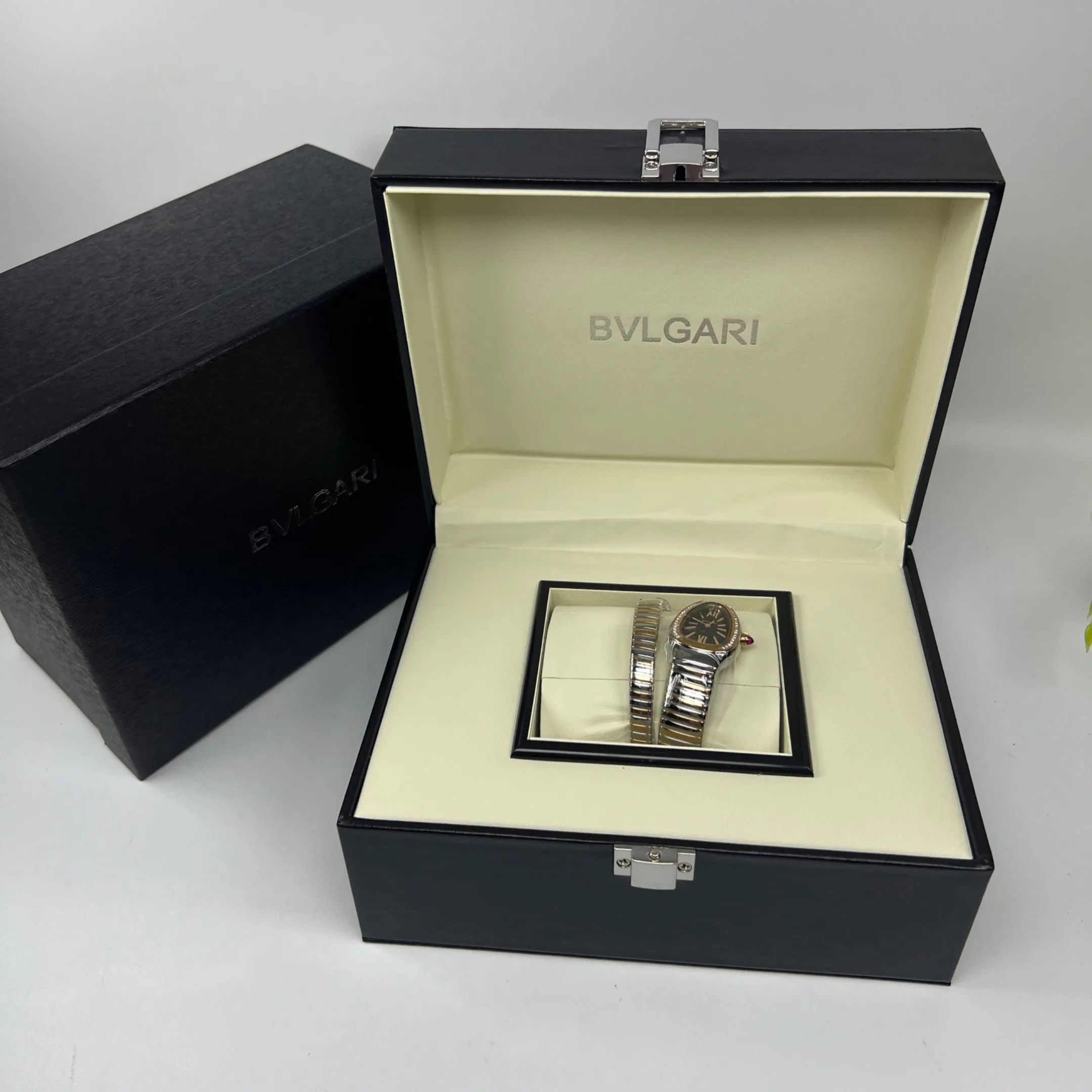 Bvlgari Serpenti Tubogas Watch Silver/Rose Gold Toned Black Dial - Image 4