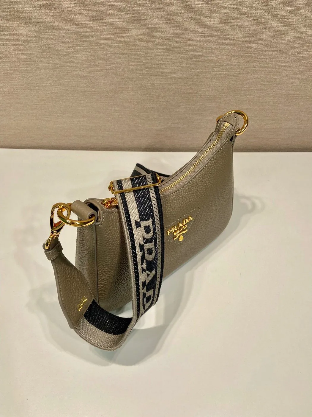 Prada Shoulder Bag In Grey / 1BH193_2DKV_F0JDS_V_3OO - Image 5