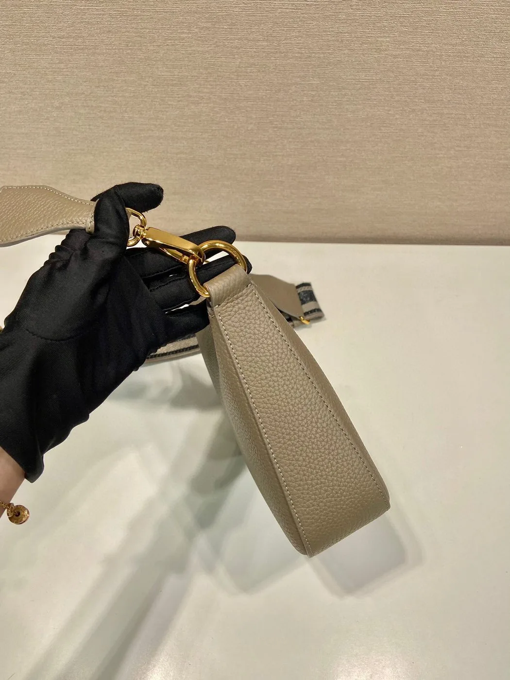 Prada Shoulder Bag In Grey / 1BH193_2DKV_F0JDS_V_3OO - Image 3