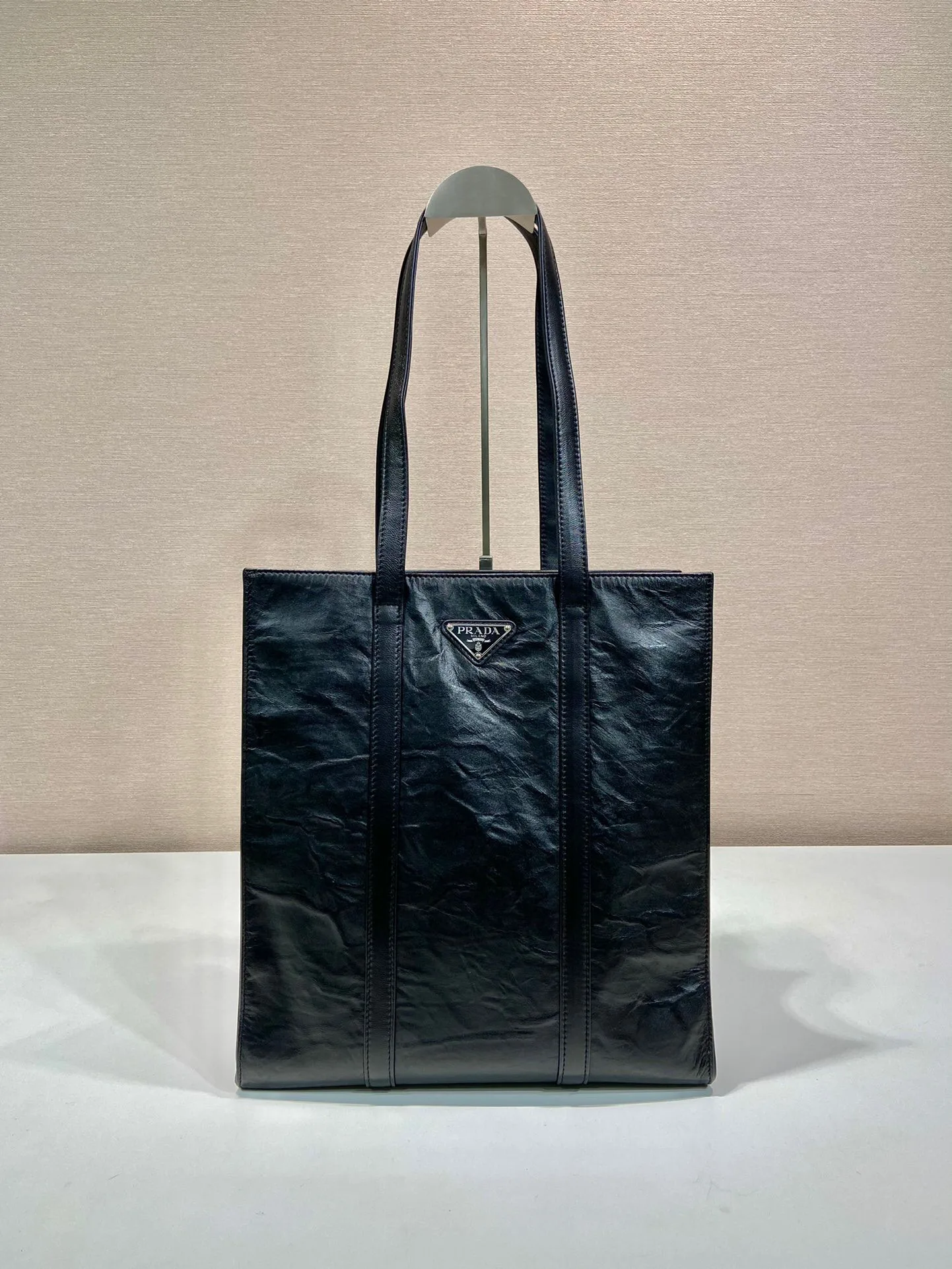 Small Antiqued Nappa Tote Bag In Black / 1BG459_UVL_F0002_V_OOO - Image 3