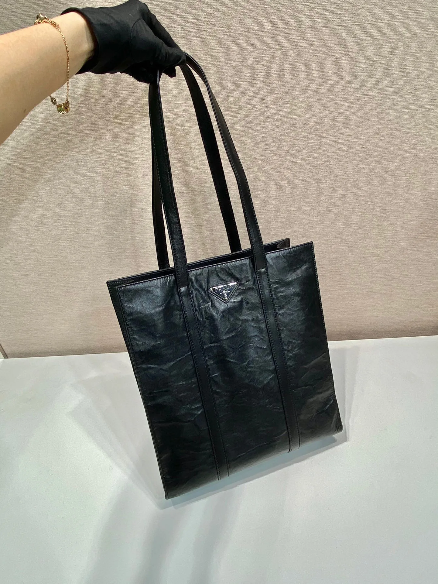 Small Antiqued Nappa Tote Bag In Black / 1BG459_UVL_F0002_V_OOO - Image 4