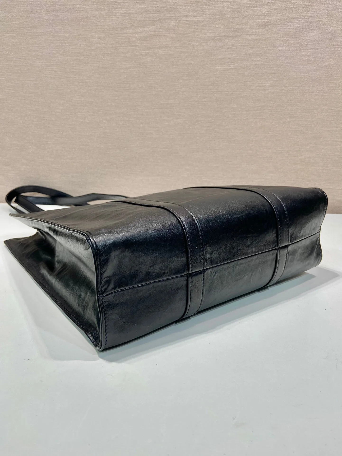 Small Antiqued Nappa Tote Bag In Black / 1BG459_UVL_F0002_V_OOO - Image 8
