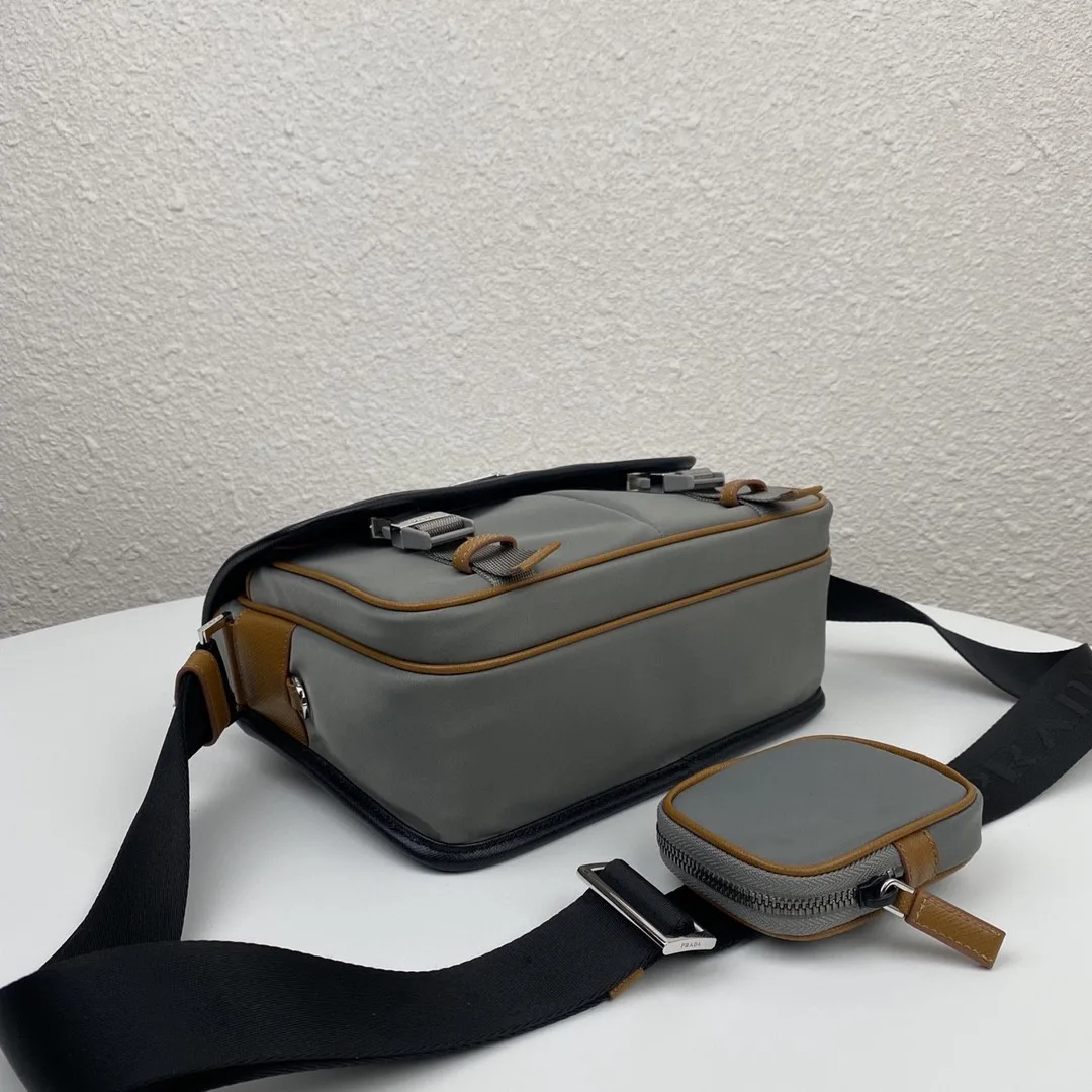 Small Saffiano Shoulder Bag Grey and Black / - Image 5