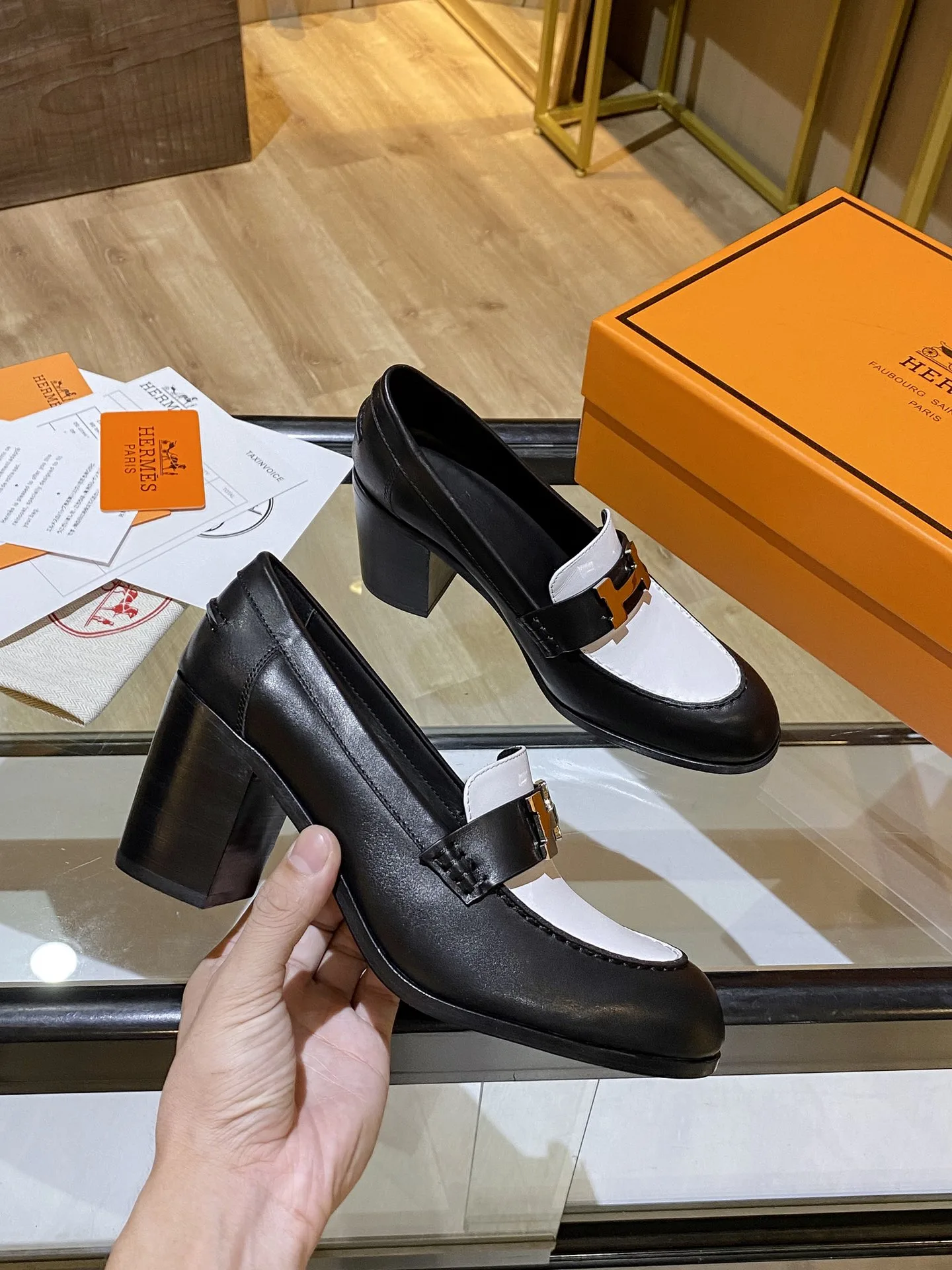 Hermes Loafers White/ Black - Image 4