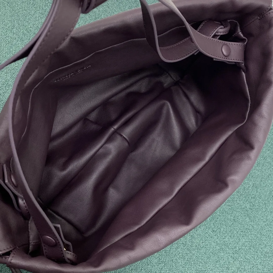 Bottega Veneta Medium Pouch Purple - Image 4