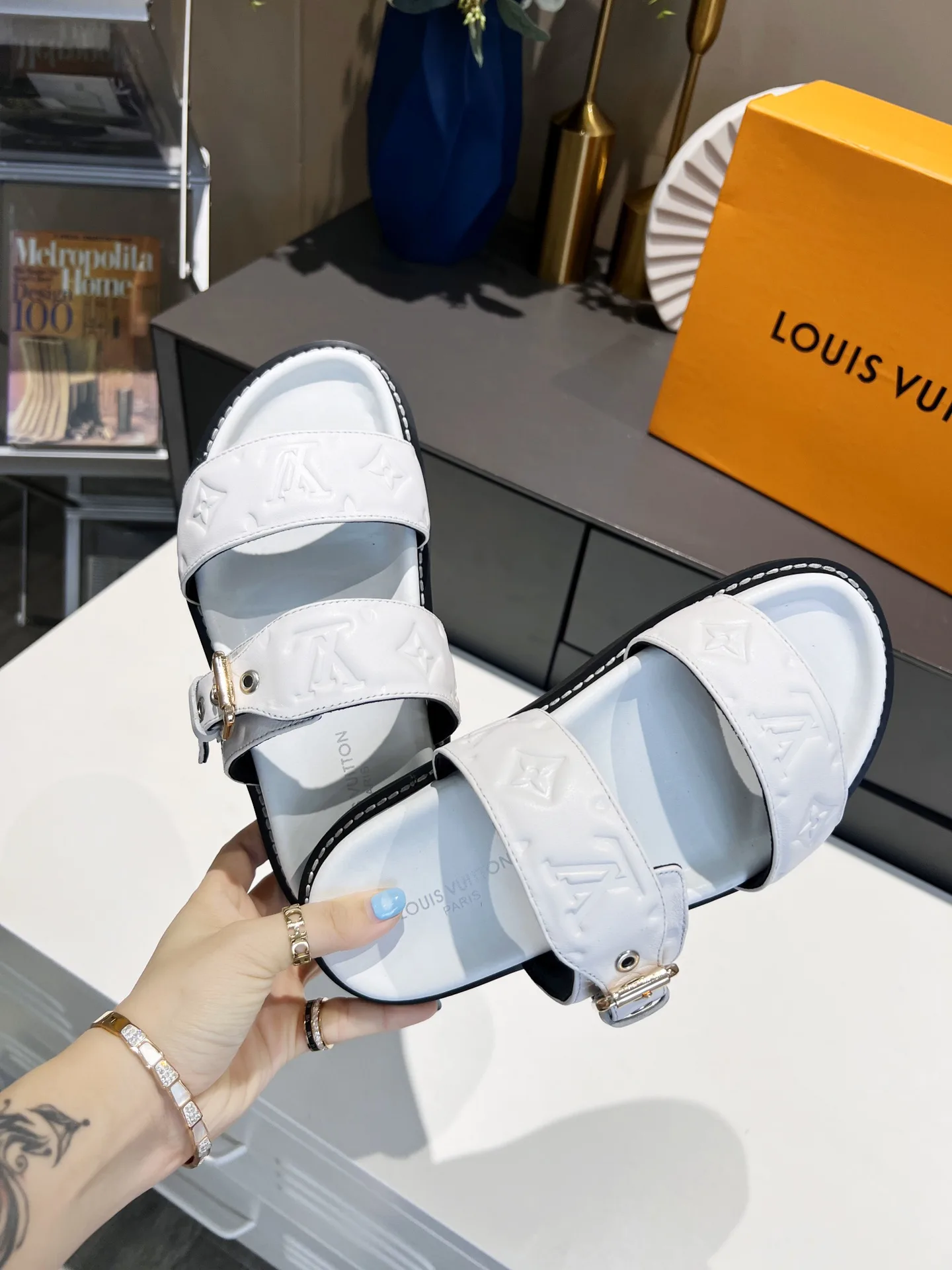 Louis Vuitton Women’s Bom Dia Flat Mule White - Image 8
