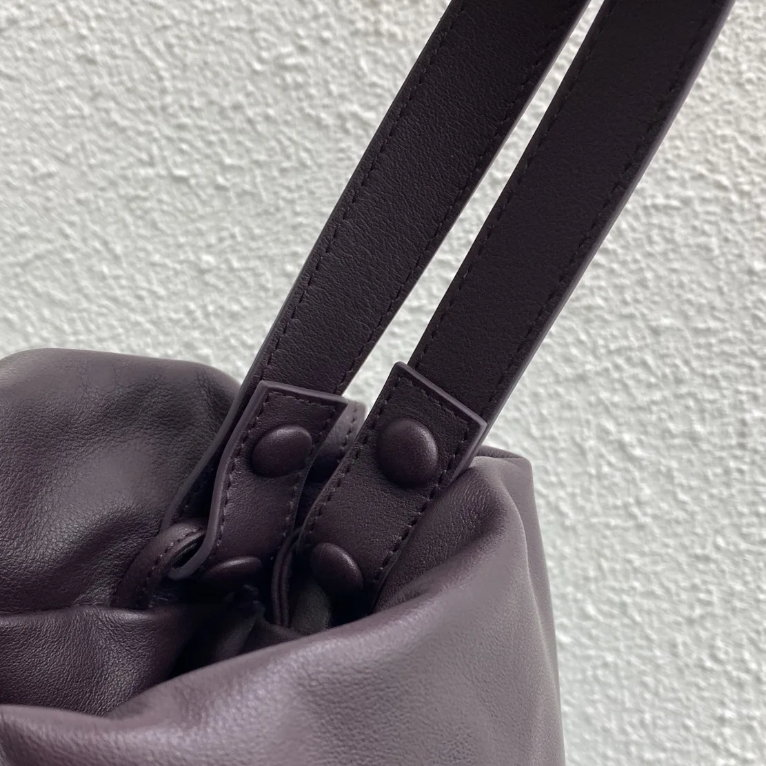 Bottega Veneta Medium Pouch Purple - Image 3
