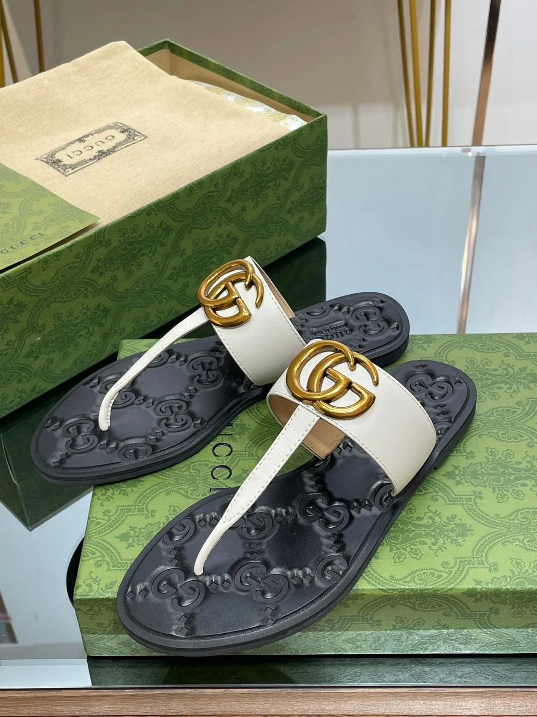 Gucci Thong Sandal With Double G White - Image 3