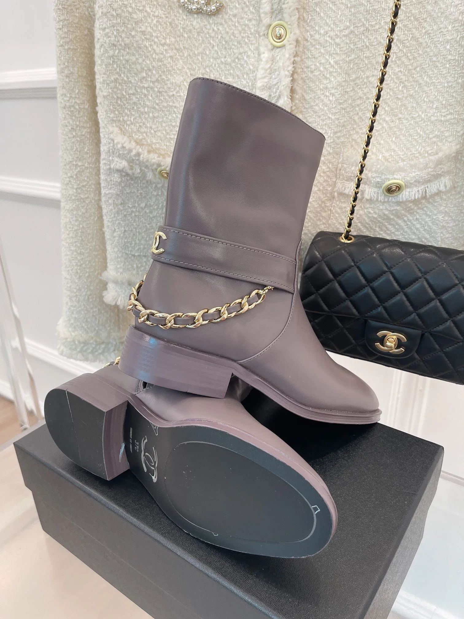 Chanel Ankle Boots With Chain Light Violet / - Image 4