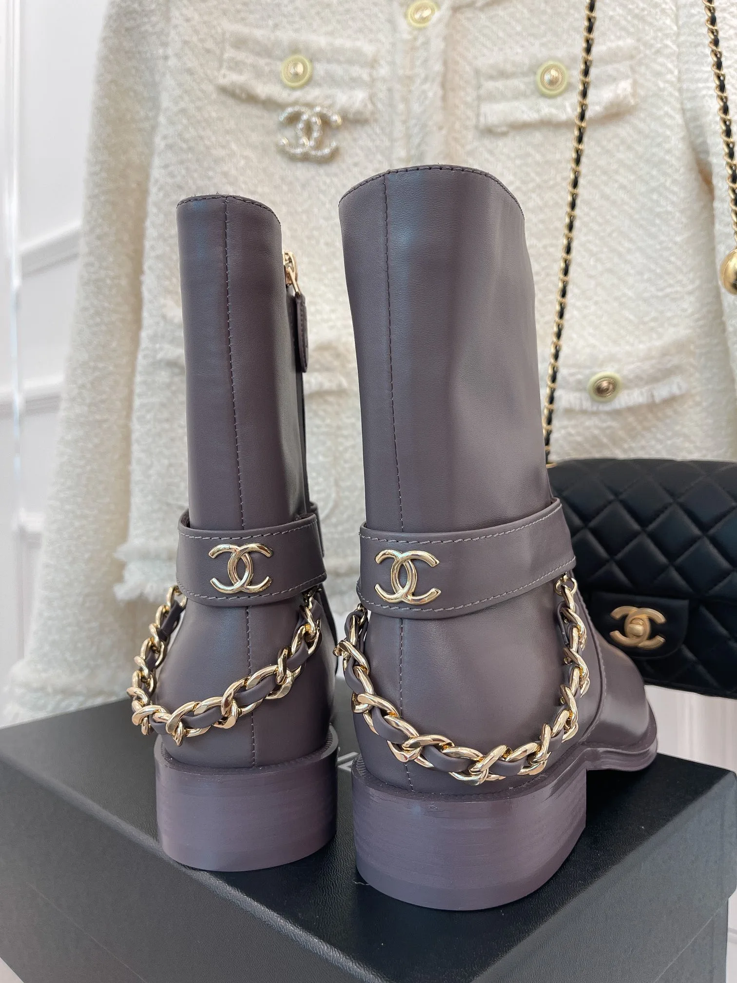 Chanel Ankle Boots With Chain Light Violet / - Image 3