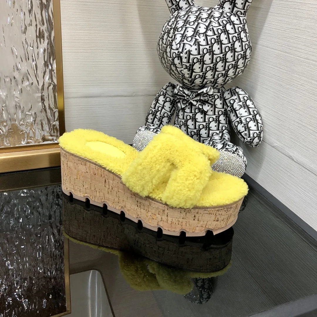 Alternative view of Hermes Figari Sandal Yellow