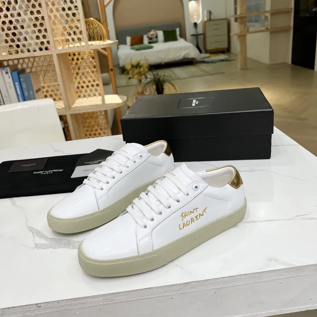 Saint Laurent Court