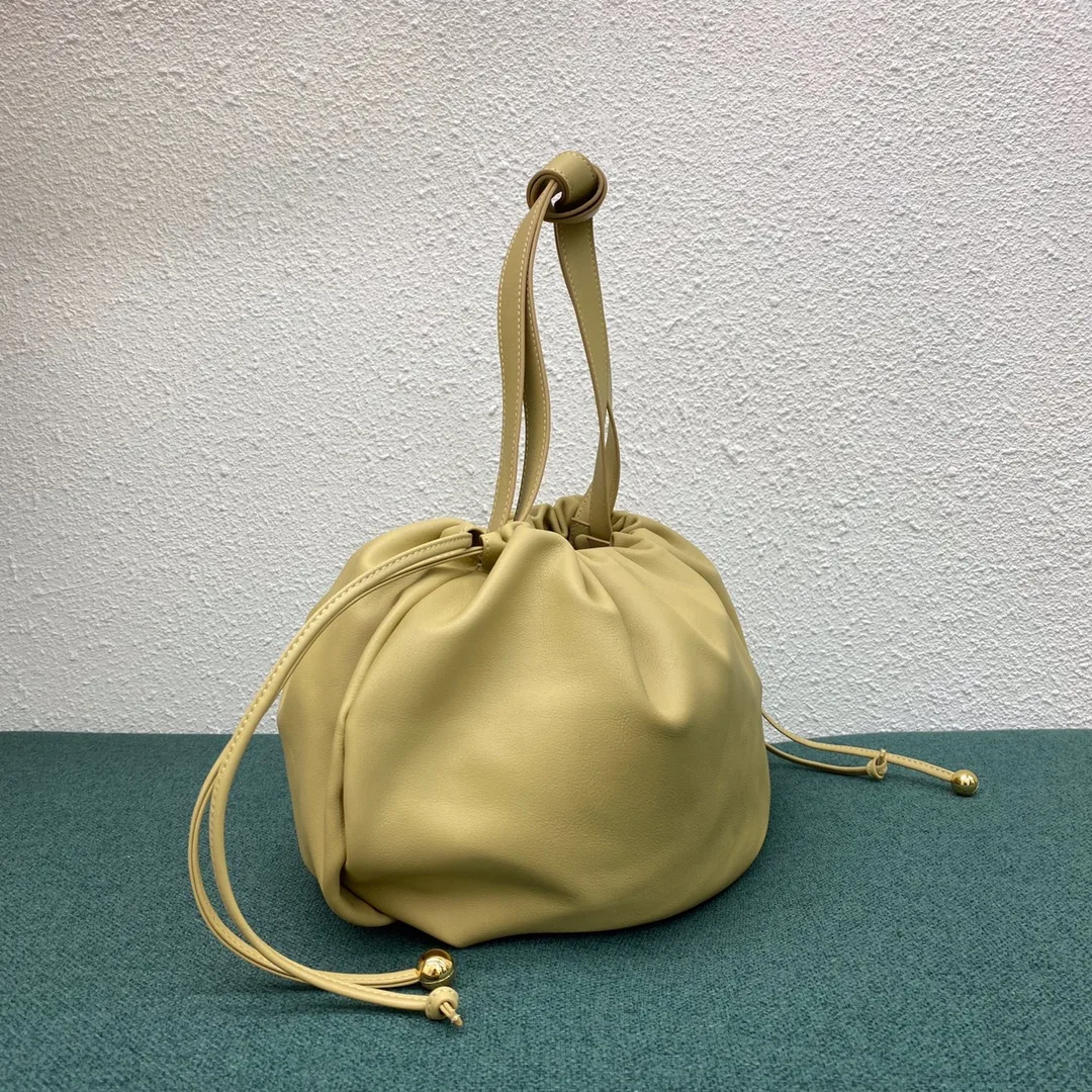 Bottega Veneta Medium Pouch Beige - Image 3