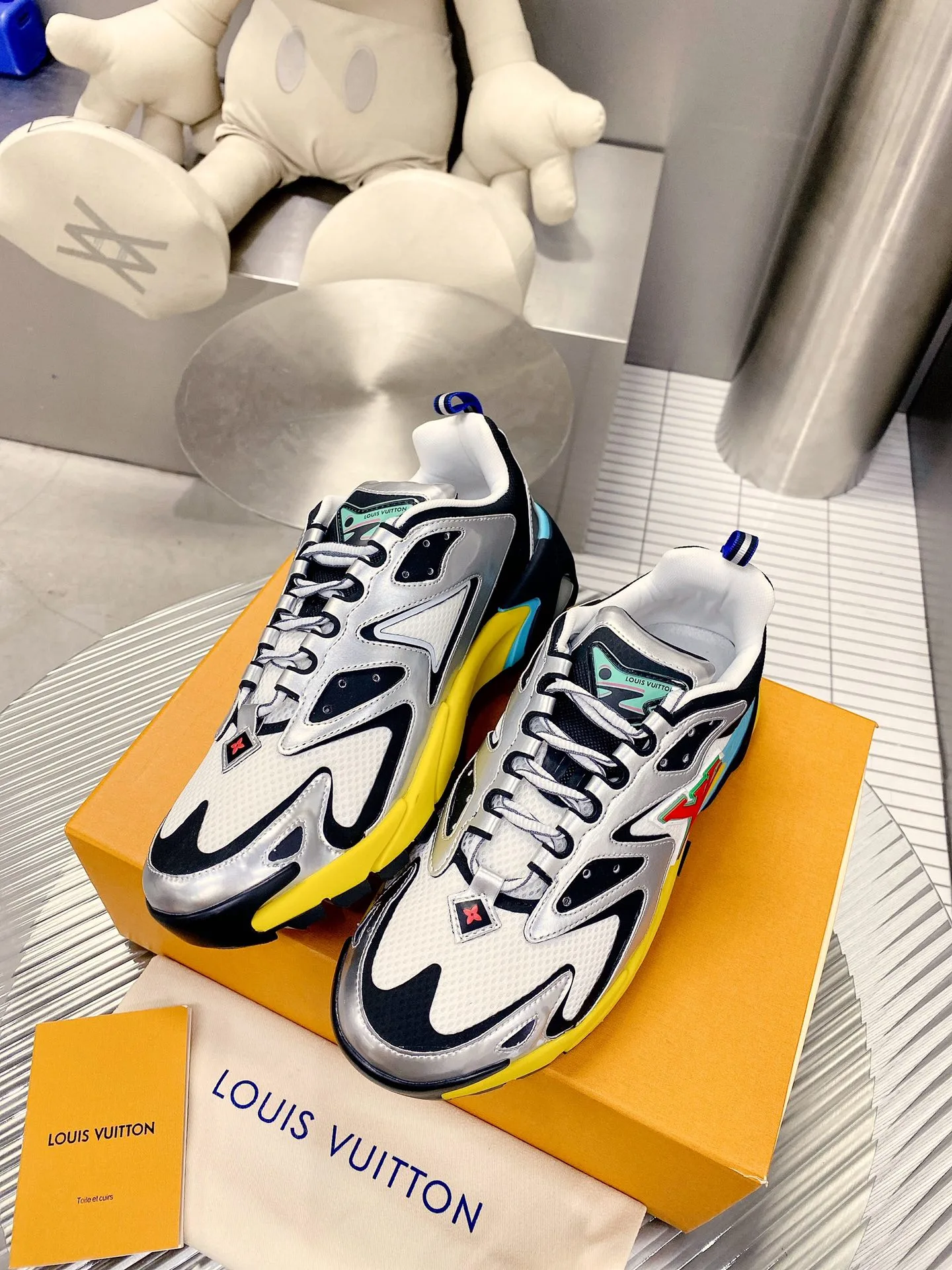 Louis Vuittion LV Runner Tatic Sneaker Yellow And White