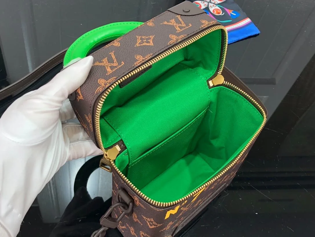 Louis Vuitton Vertical Box Trunk Bag Monogram Brown / - Image 3