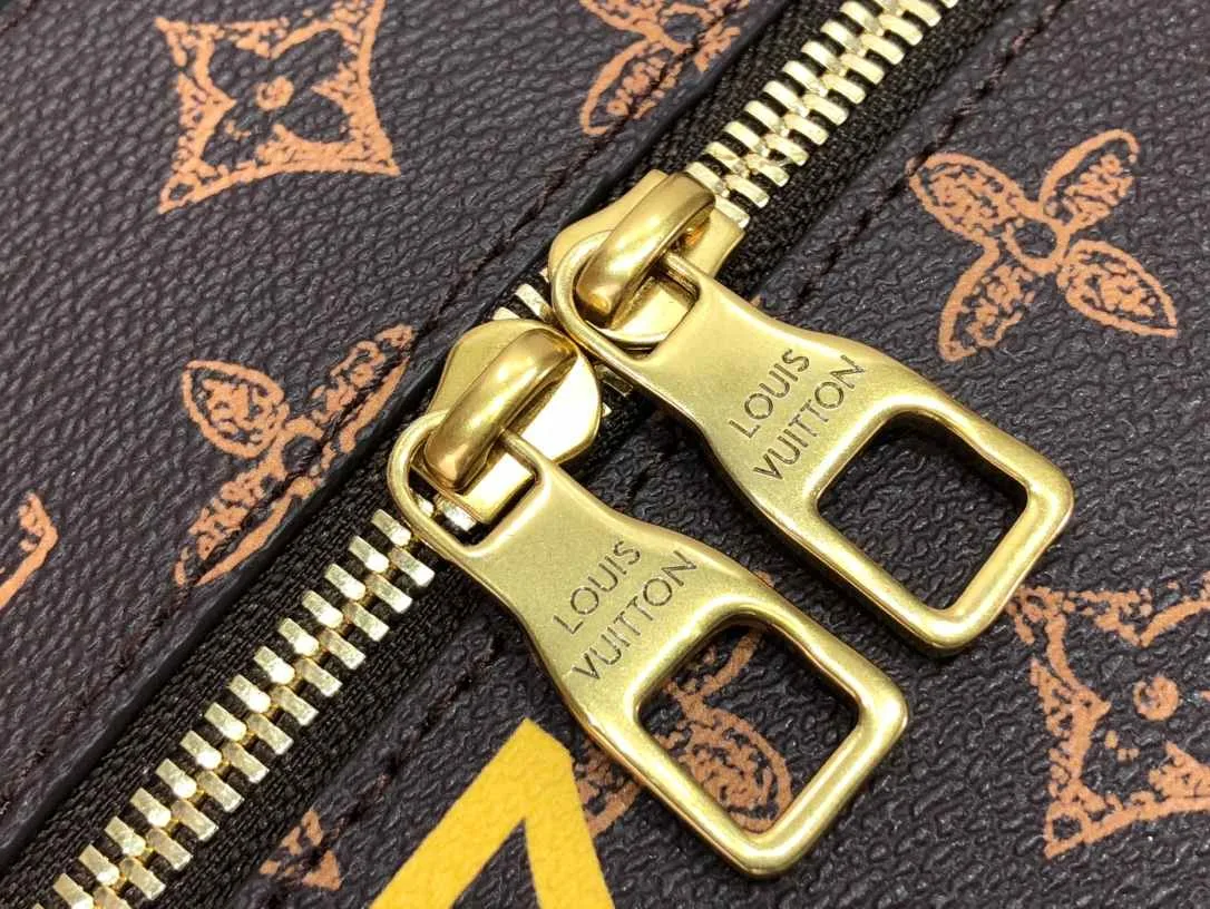Louis Vuitton Vertical Box Trunk Bag Monogram Brown / - Image 5