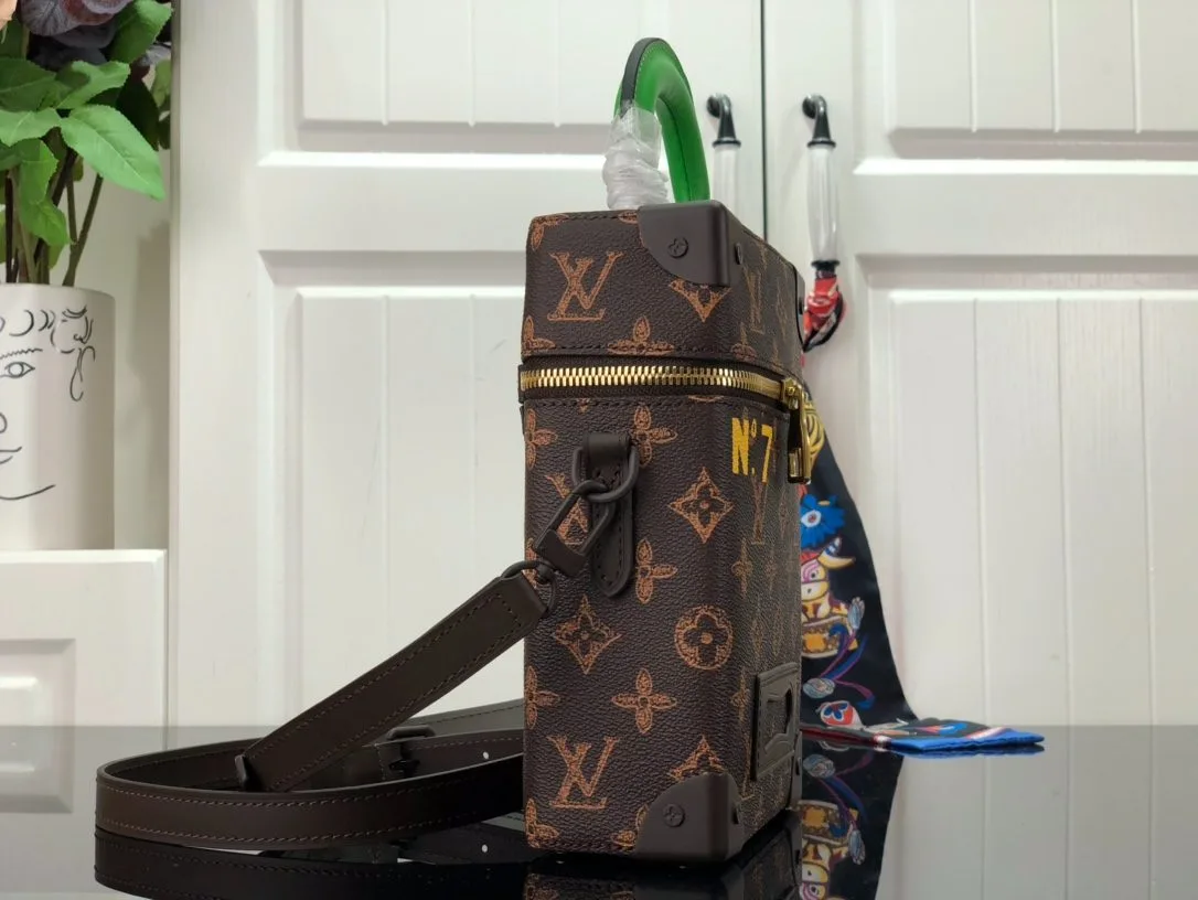 Louis Vuitton Vertical Box Trunk Bag Monogram Brown / - Image 6