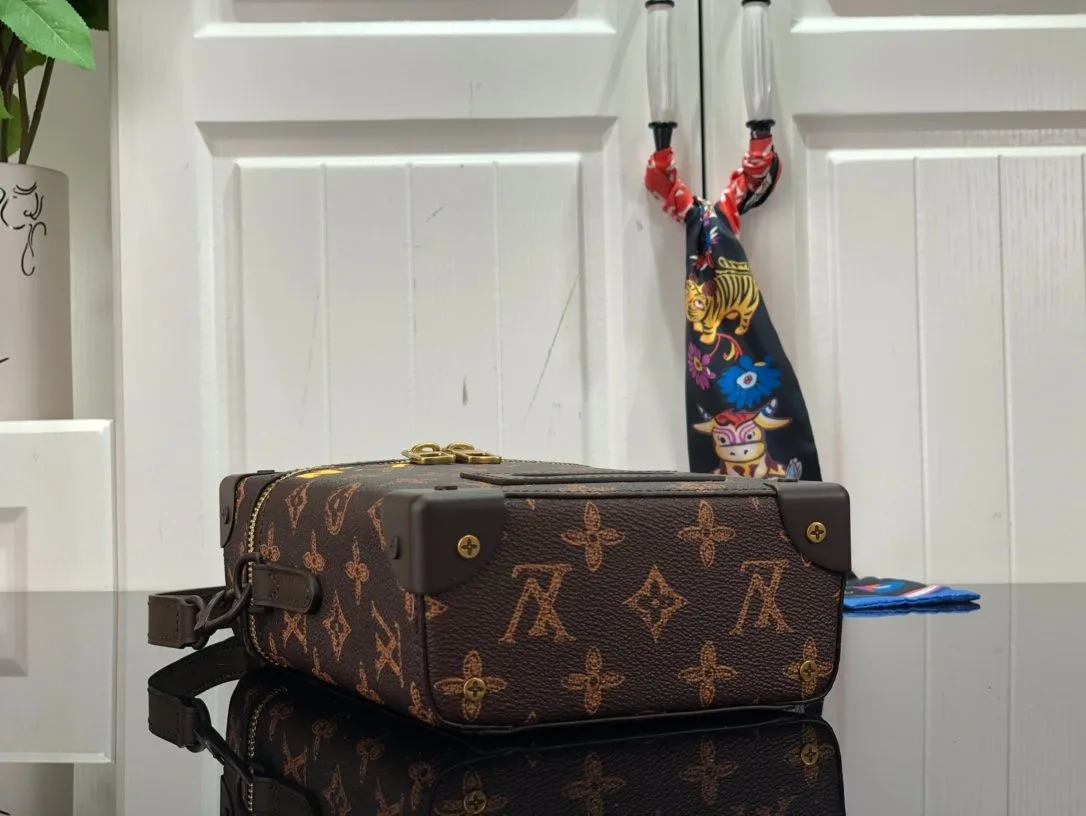 Louis Vuitton Vertical Box Trunk Bag Monogram Brown / - Image 7