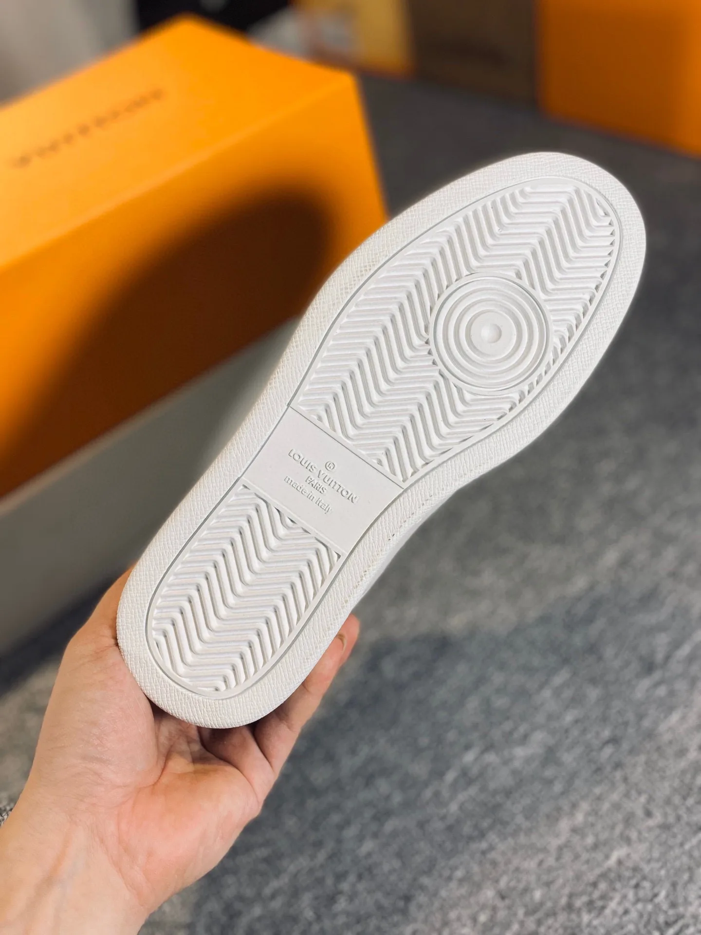 Louis Vuitton Rivoli Sneaker Gray And White - Image 9