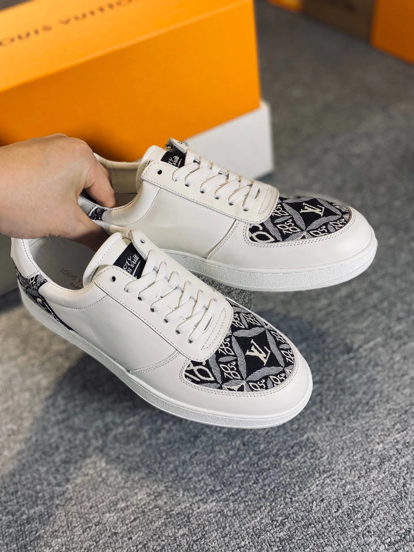 Louis Vuitton Rivoli Sneaker Gray And White - Image 6