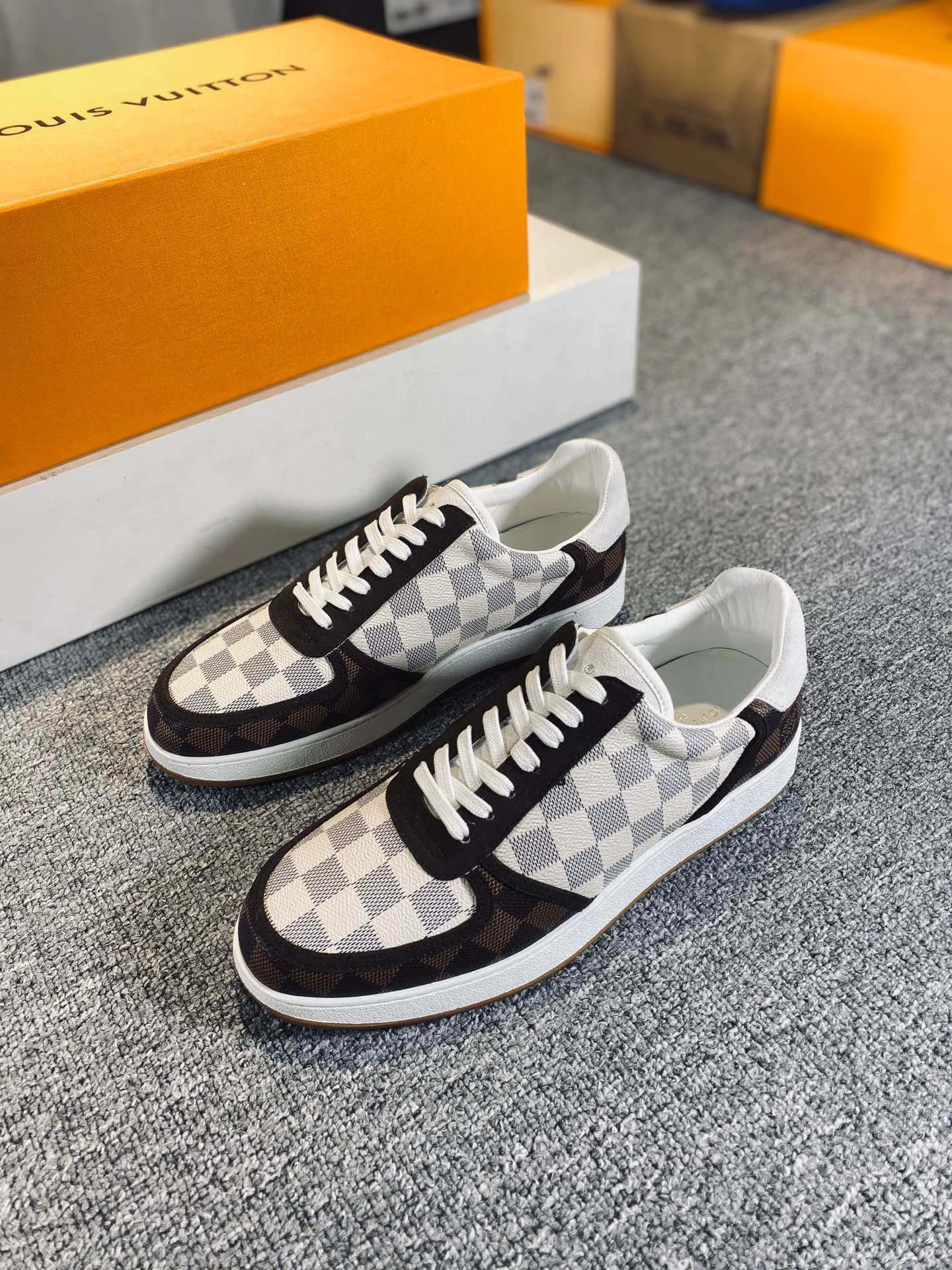 Louis Vuitton Rivoli Sneaker Gray And Brown - Image 2