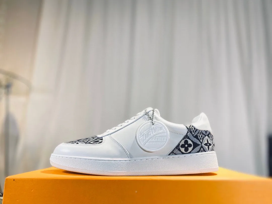 Louis Vuitton Rivoli Sneaker Gray And White - Image 3