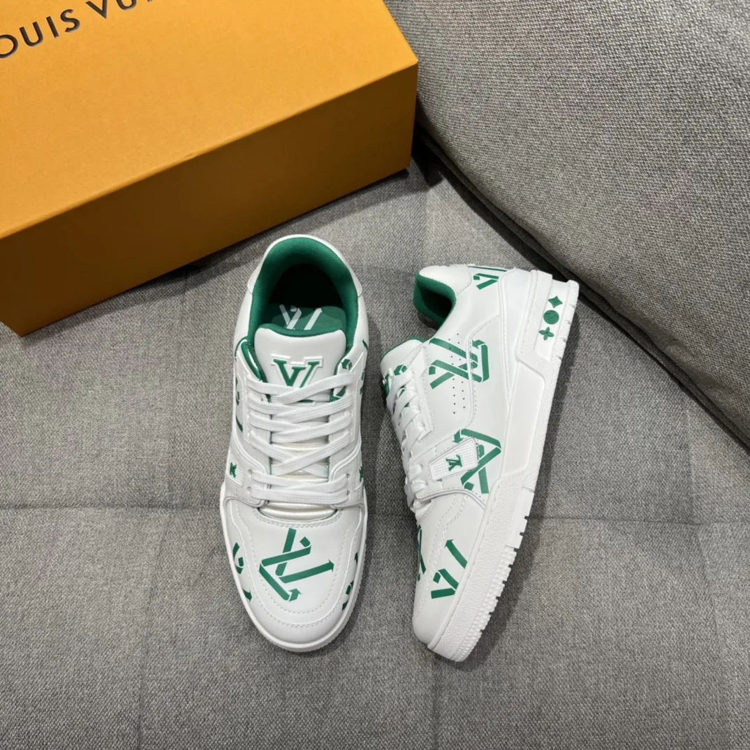 Louis Vuitton LV